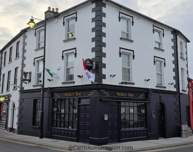 nellies bar carrick on shannon scaled